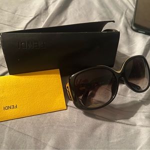 Fendi F logo black sunglasses authentic
